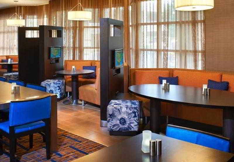 Courtyard Cincinnati Ковінгтон Екстер'єр фото