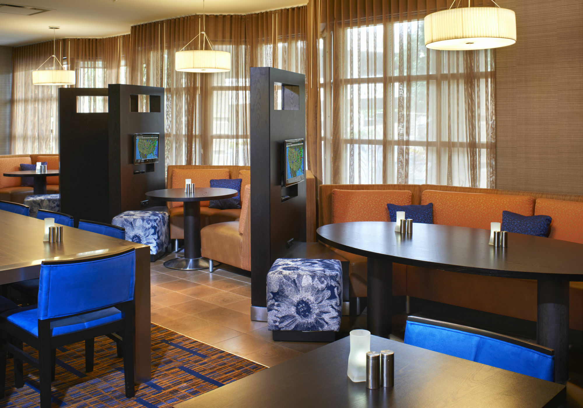 Courtyard Cincinnati Ковінгтон Екстер'єр фото